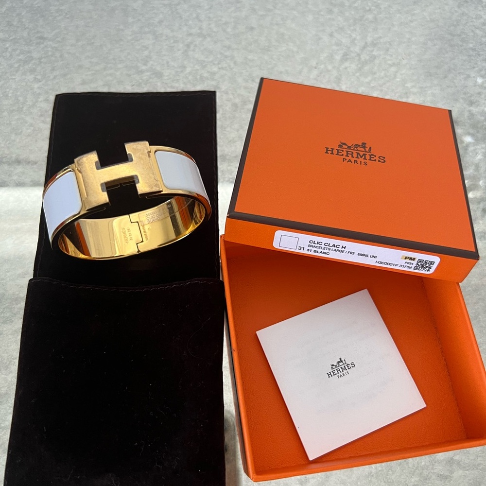 Like new in box Clic Clac H PM bracelet Large